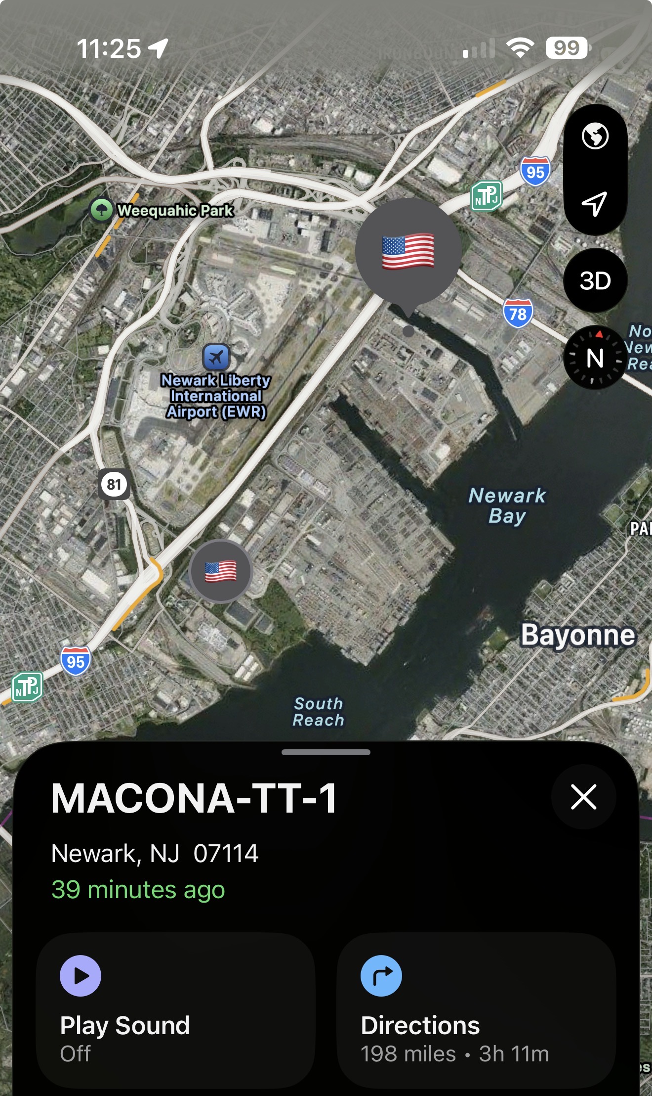 Find My map showing a MACONA AirTag pinging near the Port Newark-Elizabeth complex in New Jersey